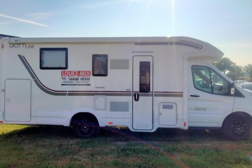 REPORTAGE TERRITOIRE LOCATION GARAGE PIETERS CAMPING CAR