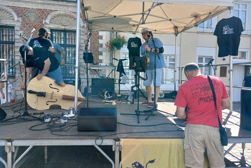 ZAT FOLK UN ETE EN MUSIQUE TA GRAN MER CASSEL